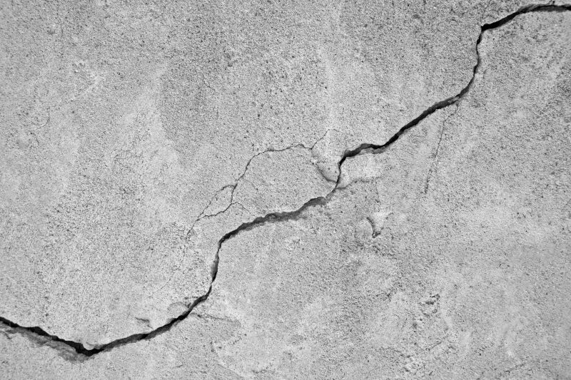 Exterior Wall Cracks